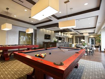 Clubroom with Billiards, Flatscreen TV, Wi-Fi, Seating Areas and Bar